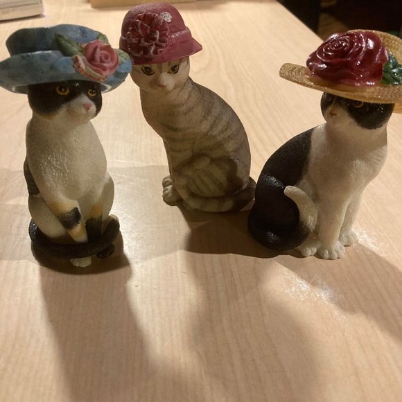 Island Creek Cats With Hats figurines missy rose and  a third 3 piece set - Picture 1 of 7